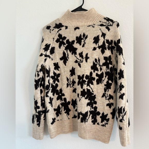 Liz Claiborne Mock Neck Beige Black Floral Sweater - Picture 12 of 14